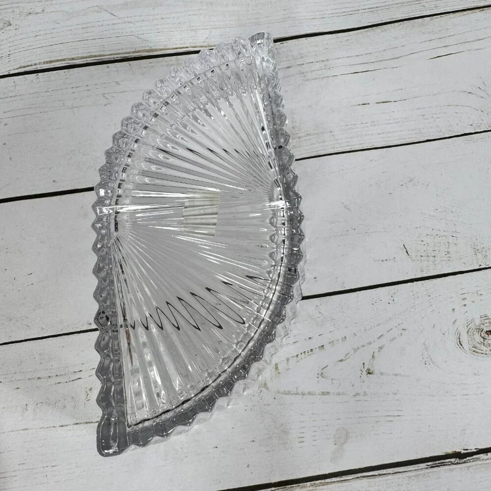 Mikasa Diamond Fire Crystal Glass‎ Covered Trinket Box Leaf Shape WY247/930